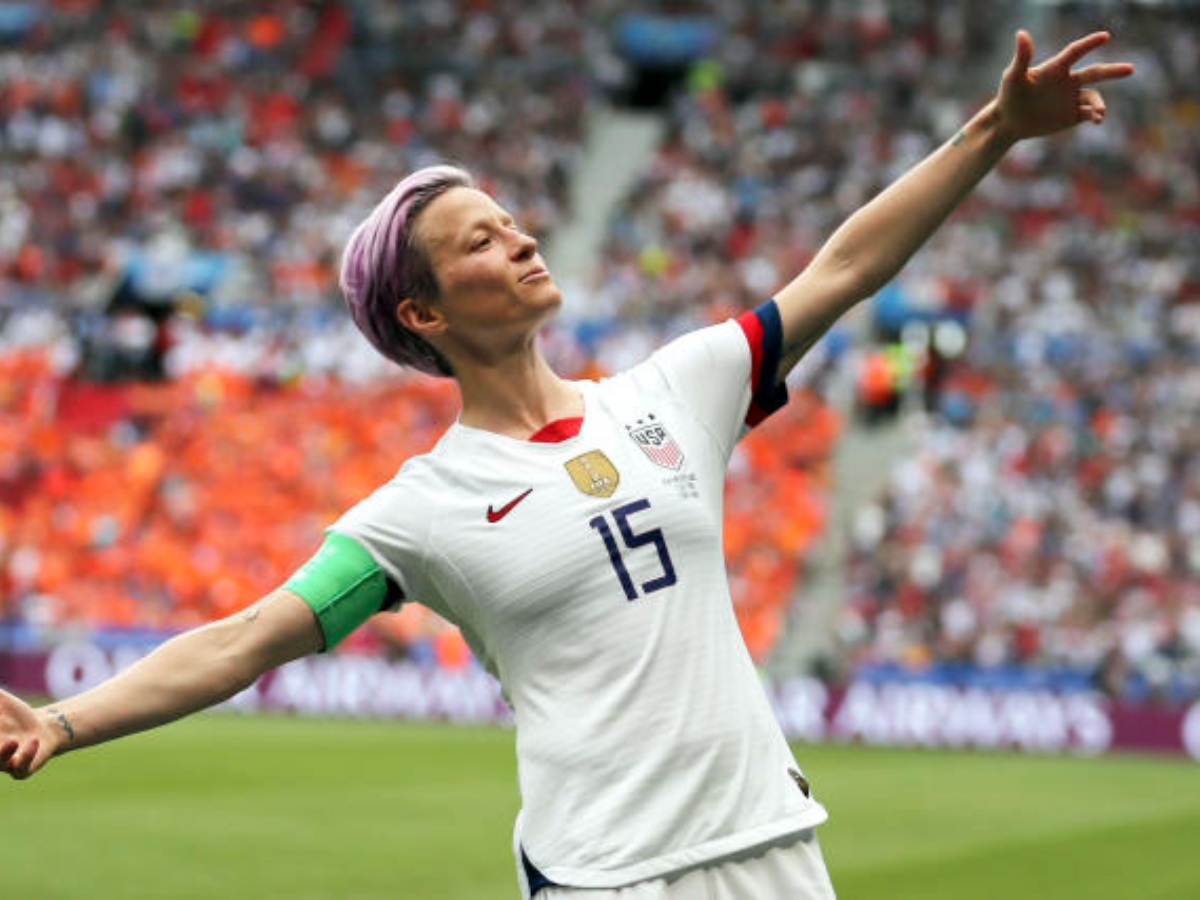 Farewell to a Legend: Megan Rapinoe Announces Retirement from Soccer | MeganRapinoe | RetirementAnnouncement | USWNT | SoccerLegend | WorldCupChampion |  WomenInSports | InspiringAthletes | Trailblazer | SocialJusticeAdvocate | GenderEquality | LGBTQRights | SportsNews |  LegacyInTheMaking | SoccerIcon | USWomenNationalTeam |
